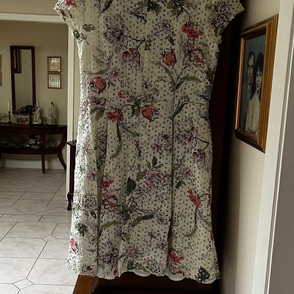 Ann Taylor Cream Floral print Midi Dress- size 10 fit and flair excellent - Picture 7 of 14